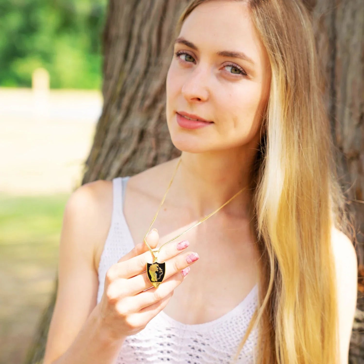 Stylish Choty - Shotgun Necklace - Gold Mullet - Chain and Pouch Included - 316L Stainless Steel - 18K Gold Plating Infused