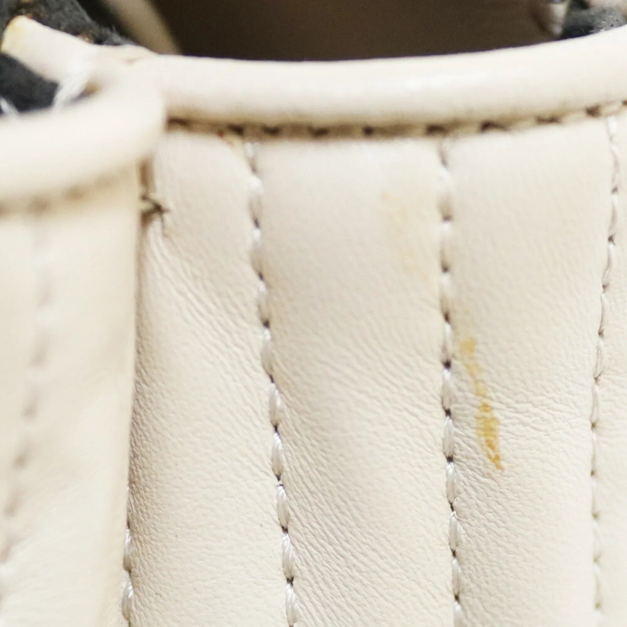 Pre-Owned FENDI Shoulder Bag Dot Com Ivory White Ladies (Fair) - Exclusive Design