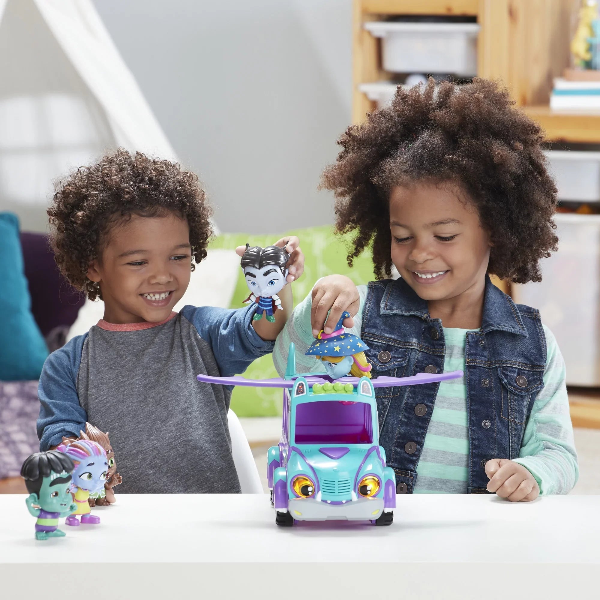 Netflix Super Monsters GrrBus Monster Bus Toy with Lamps, Sounds, and Music Ages 3 and Up