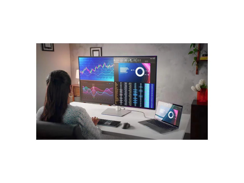 UltraSharp 42.5' UHD Monitors - 5 ms GTG - 3840 x 2160 (4K) - 350 Nit - IPS Panel - 16:9 - Exclusive Design