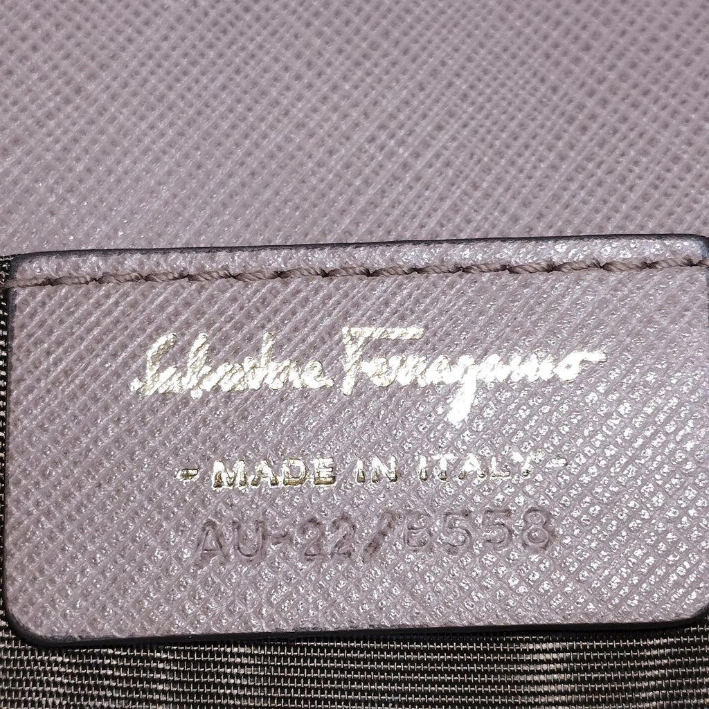 Pre-Owned Authenticated Ferragamo Small Vara Ginny Crossbody Calf Leather Pink Crossbody Bag Unisex (Good) - Exclusive Design