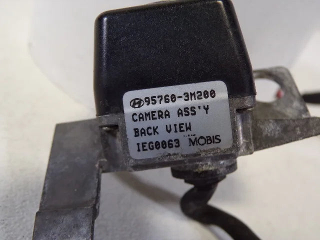 Pre-Owned 11-14 Hyundai Genesis Rear View Backup Camera OEM LKQ (Good) - Exclusive Design