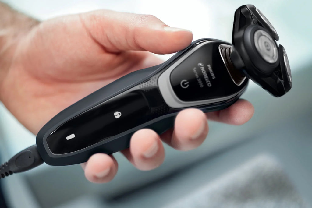 Philips Norelco 5100 Rechargeable Wet/Dry Electric Shaver S5210/81 - Exclusive Design