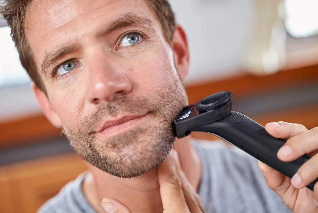 Philips Norelco Oneblade Pro Hybrid Electric Trimmer and Shaver, QP6510/70