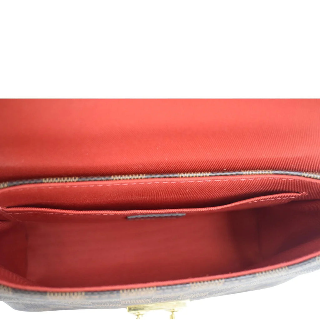Stylish Pre-owned LOUIS VUITTON Easy Pouch On Strap Epi Leather Shoulder Bag Cream