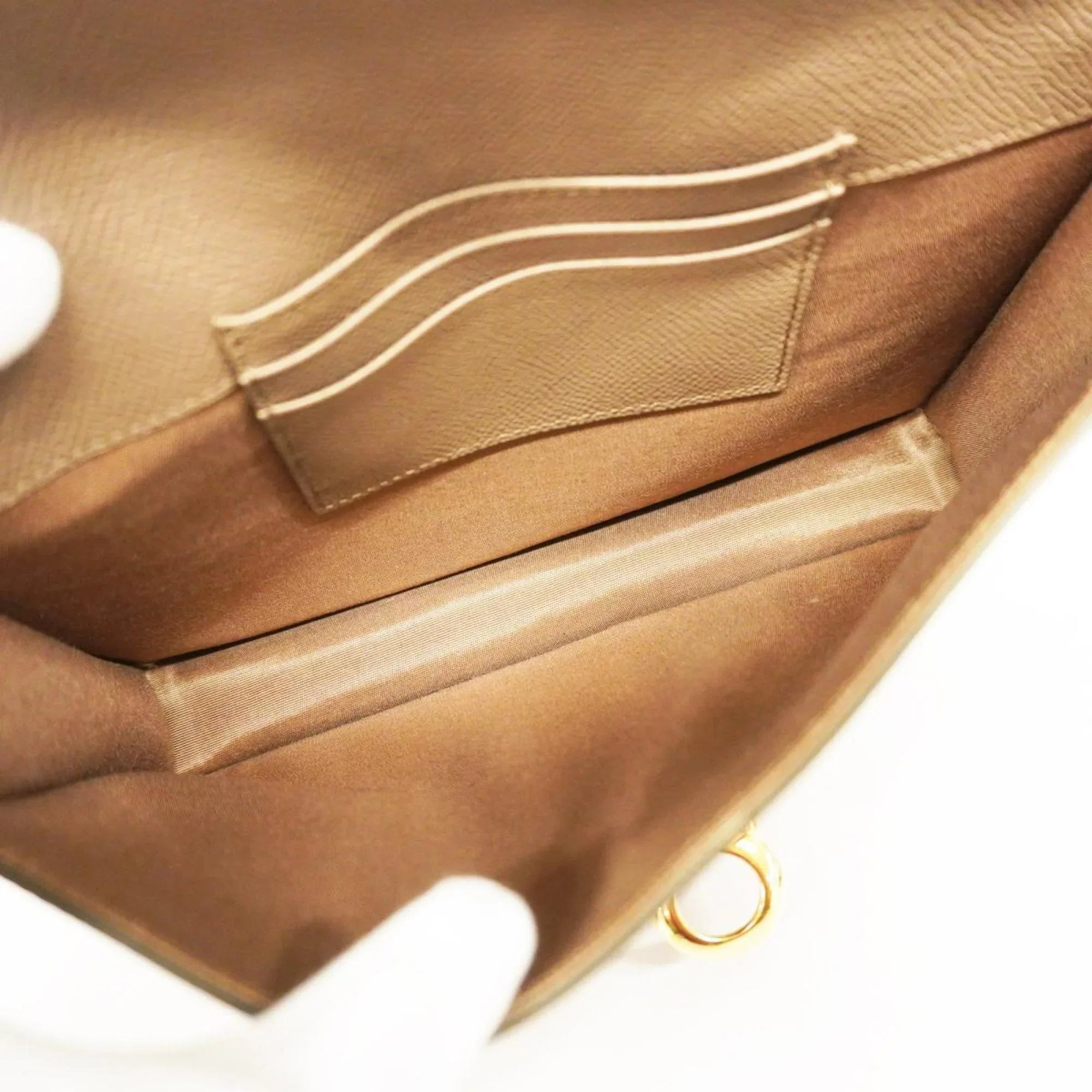 Stylish Pre-Owned Salvatore Ferragamo Shoulder Bag Gancini Leather Brown Women's (Good)