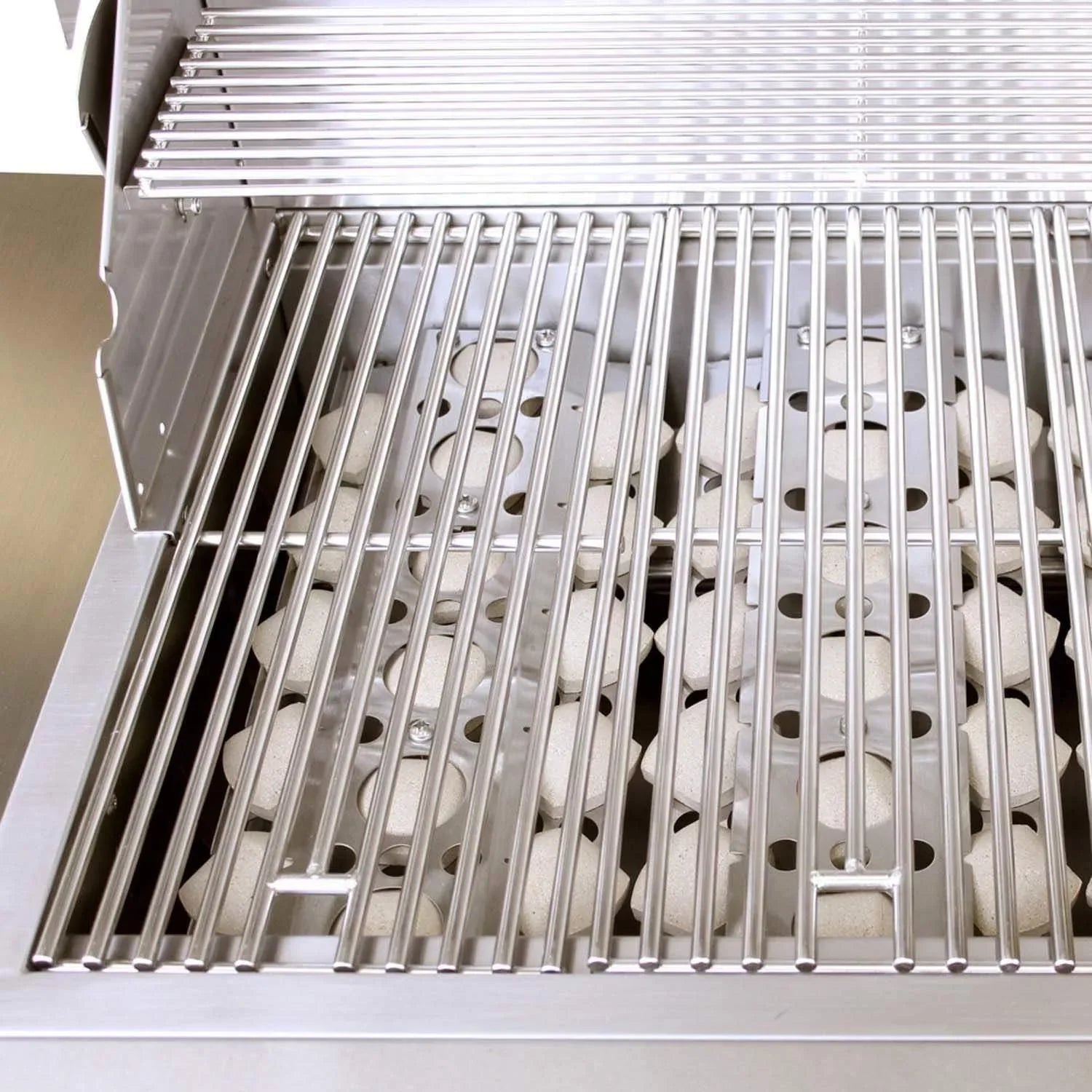 Stylish Summerset Sizzler Series Gas Grill On Cart, 26-Inch, Liquid Propane