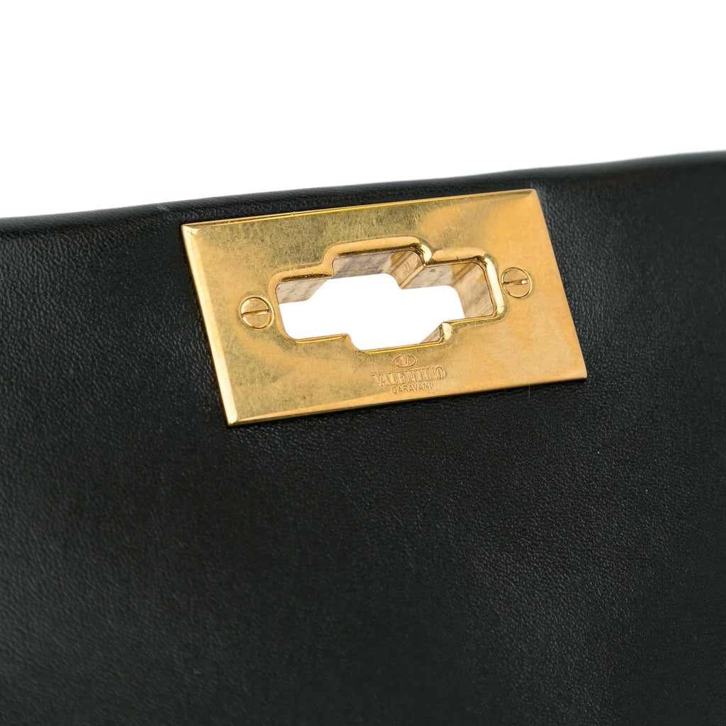 Stylish Pre-Owned Authenticated Valentino Medium Roman Stud Satchel Calf Leather Black Unisex (Good)