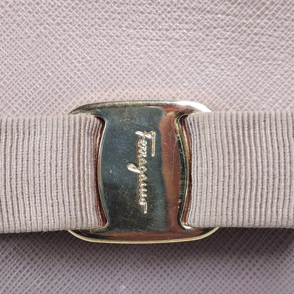 Pre-Owned Authenticated Ferragamo Small Vara Ginny Crossbody Calf Leather Pink Crossbody Bag Unisex (Good) - Exclusive Design