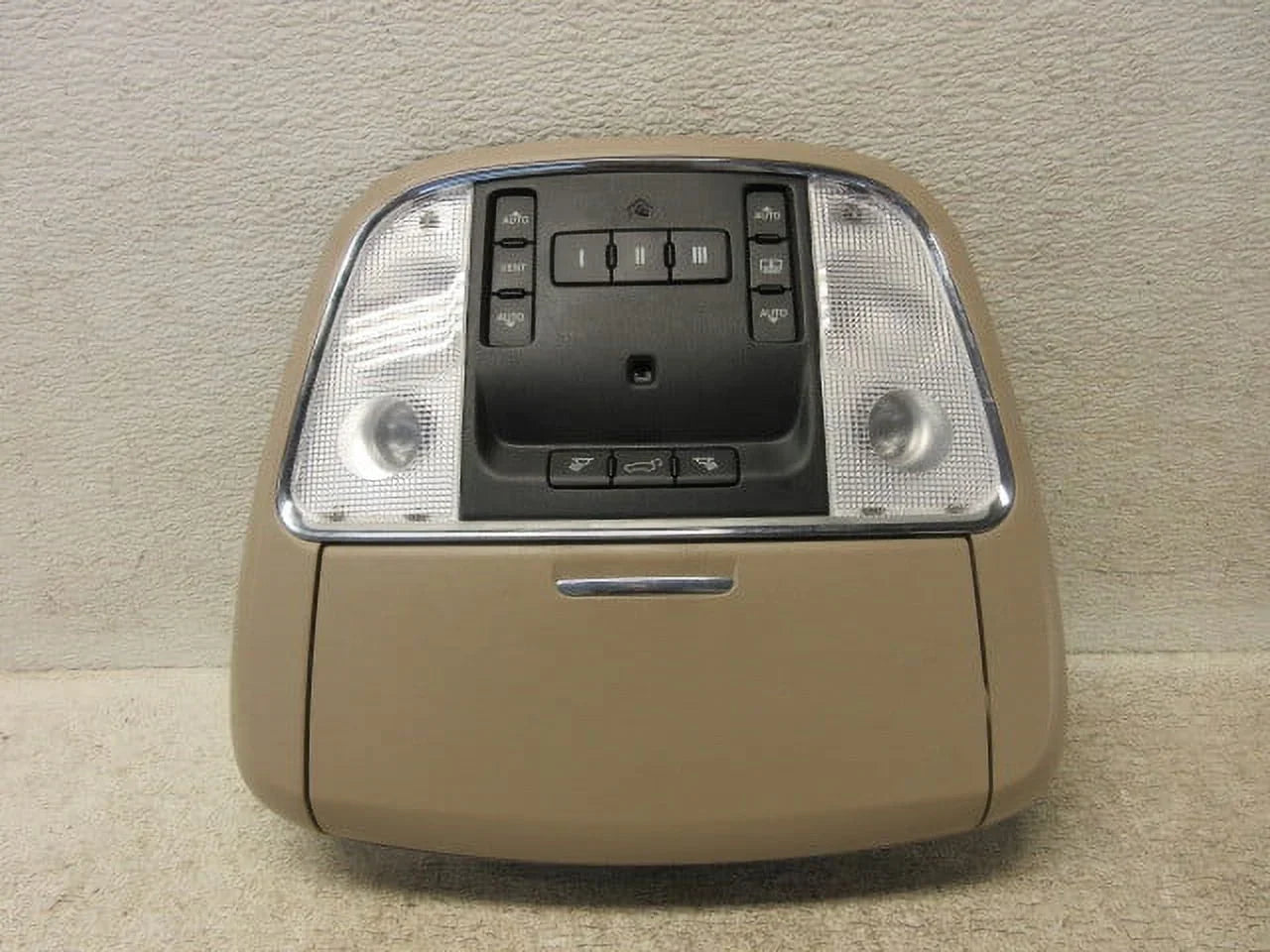 Pre-Owned 2011-2015 Jeep Grand Cherokee Overhead Console Unit OEM LKQ (Good) - Exclusive Design