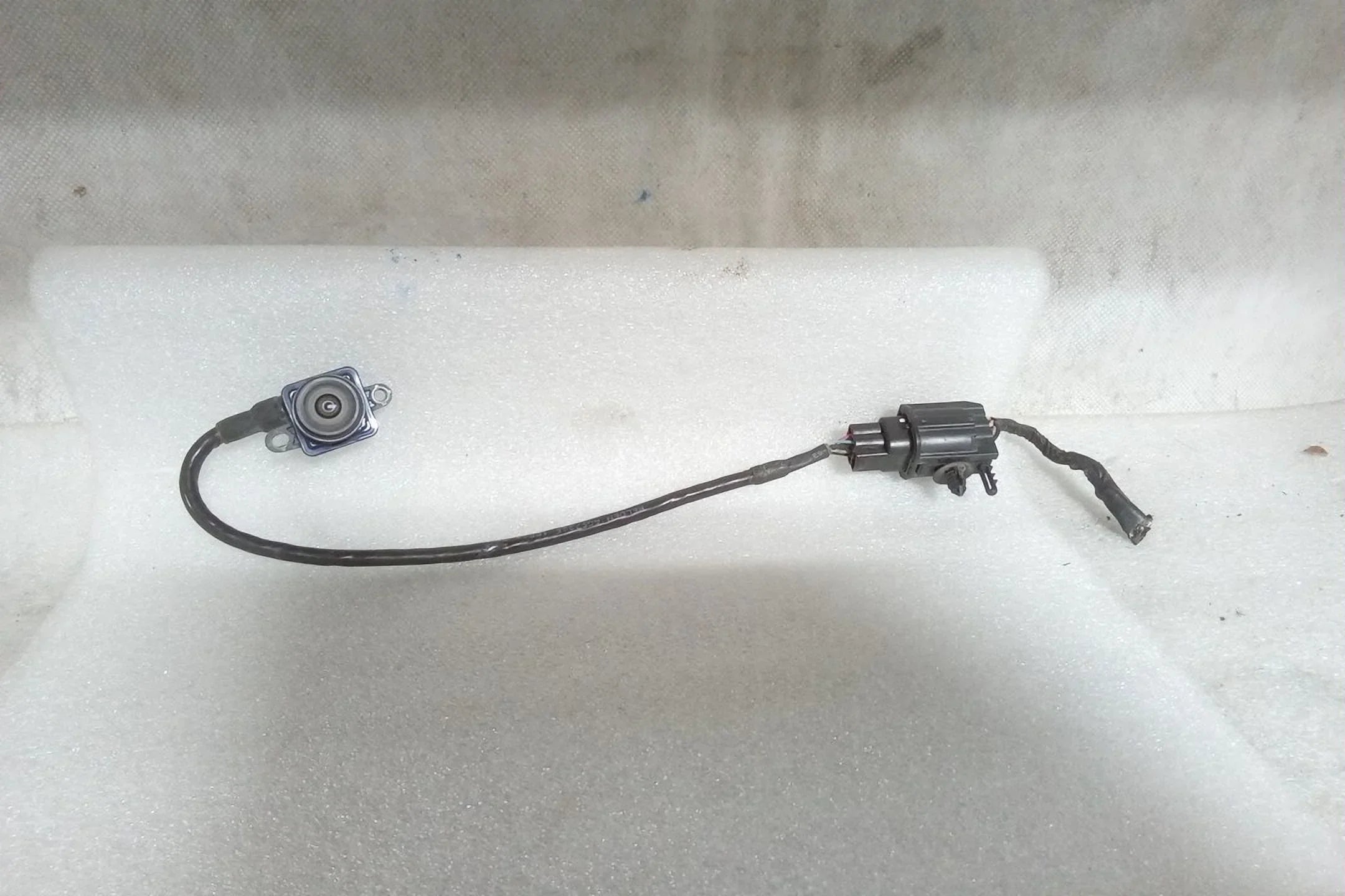 Stylish Pre-Owned 2013 Jeep Grand Cherokee Gate Mounted Rear View Camera 56054059AD OEM LKQ (Good)