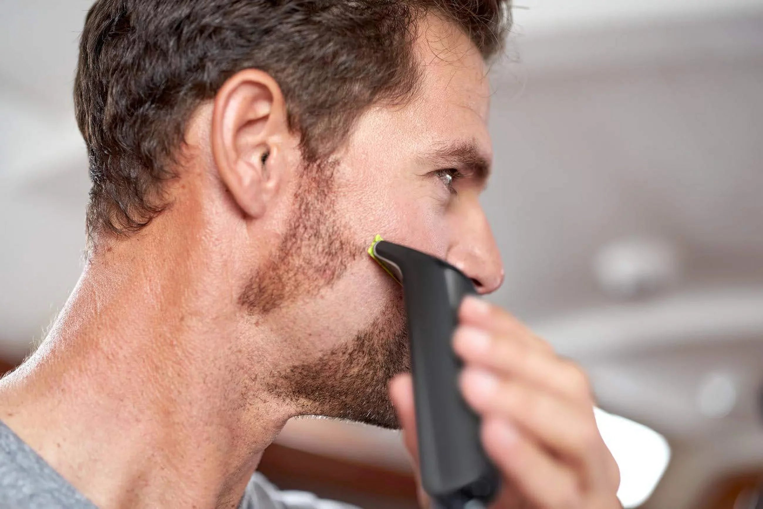 Philips Norelco Oneblade Pro Hybrid Electric Trimmer and Shaver, QP6510/70