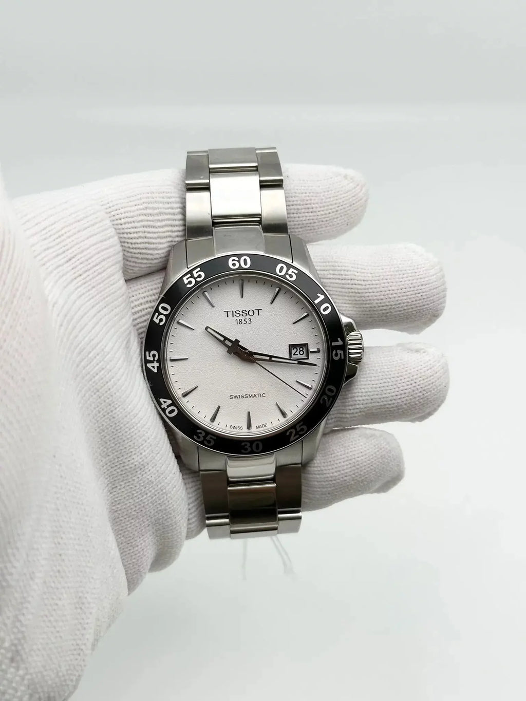 Stylish Tissot V8 Swissmatic Steel Silver Dial Men Automatic Watch T106.407.11.031.00