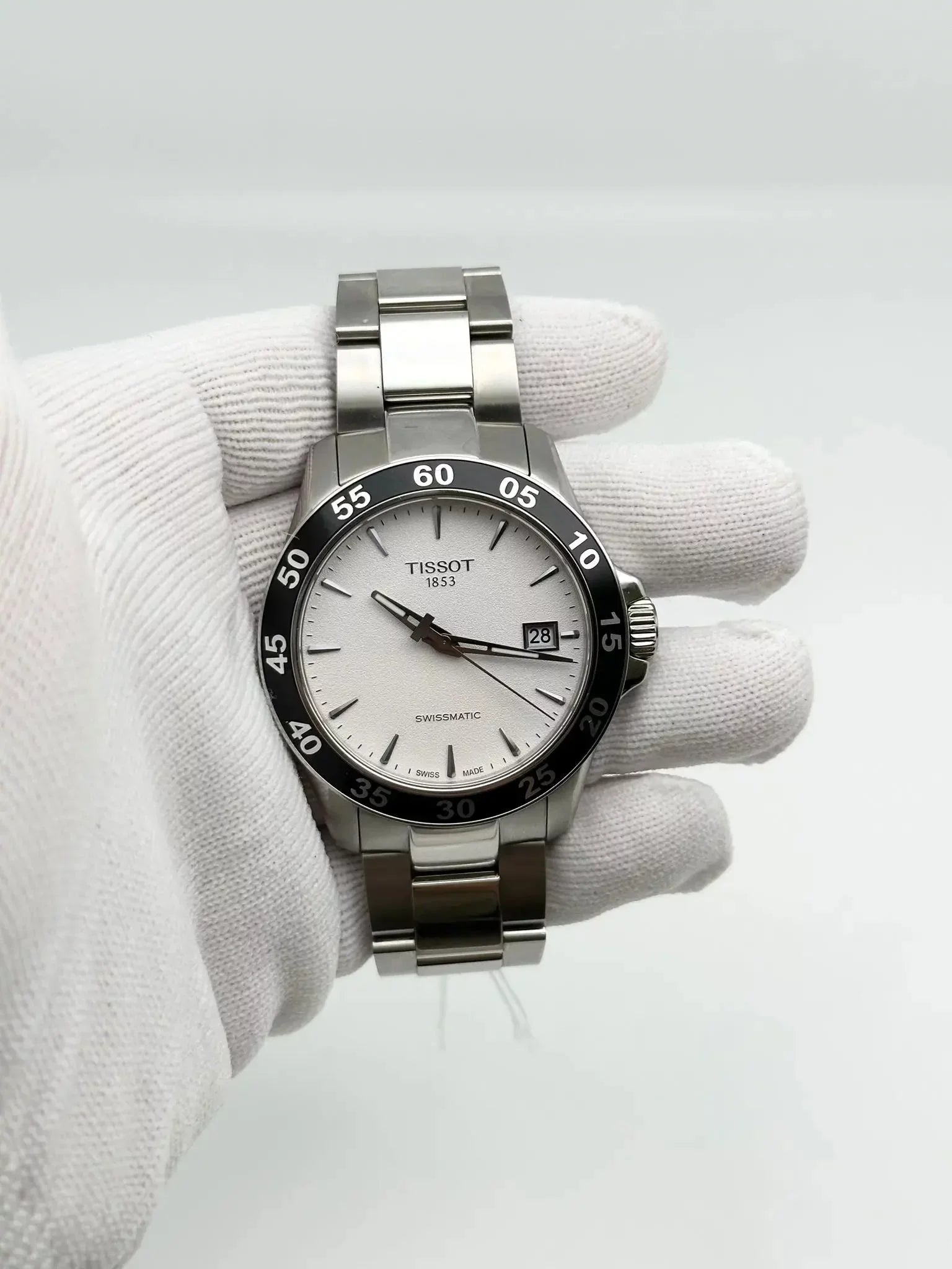 Stylish Tissot V8 Swissmatic Steel Silver Dial Men Automatic Watch T106.407.11.031.00