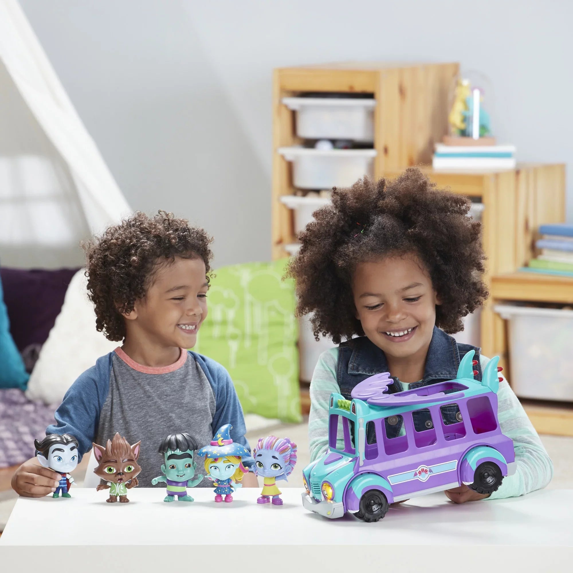 Netflix Super Monsters GrrBus Monster Bus Toy with Lamps, Sounds, and Music Ages 3 and Up