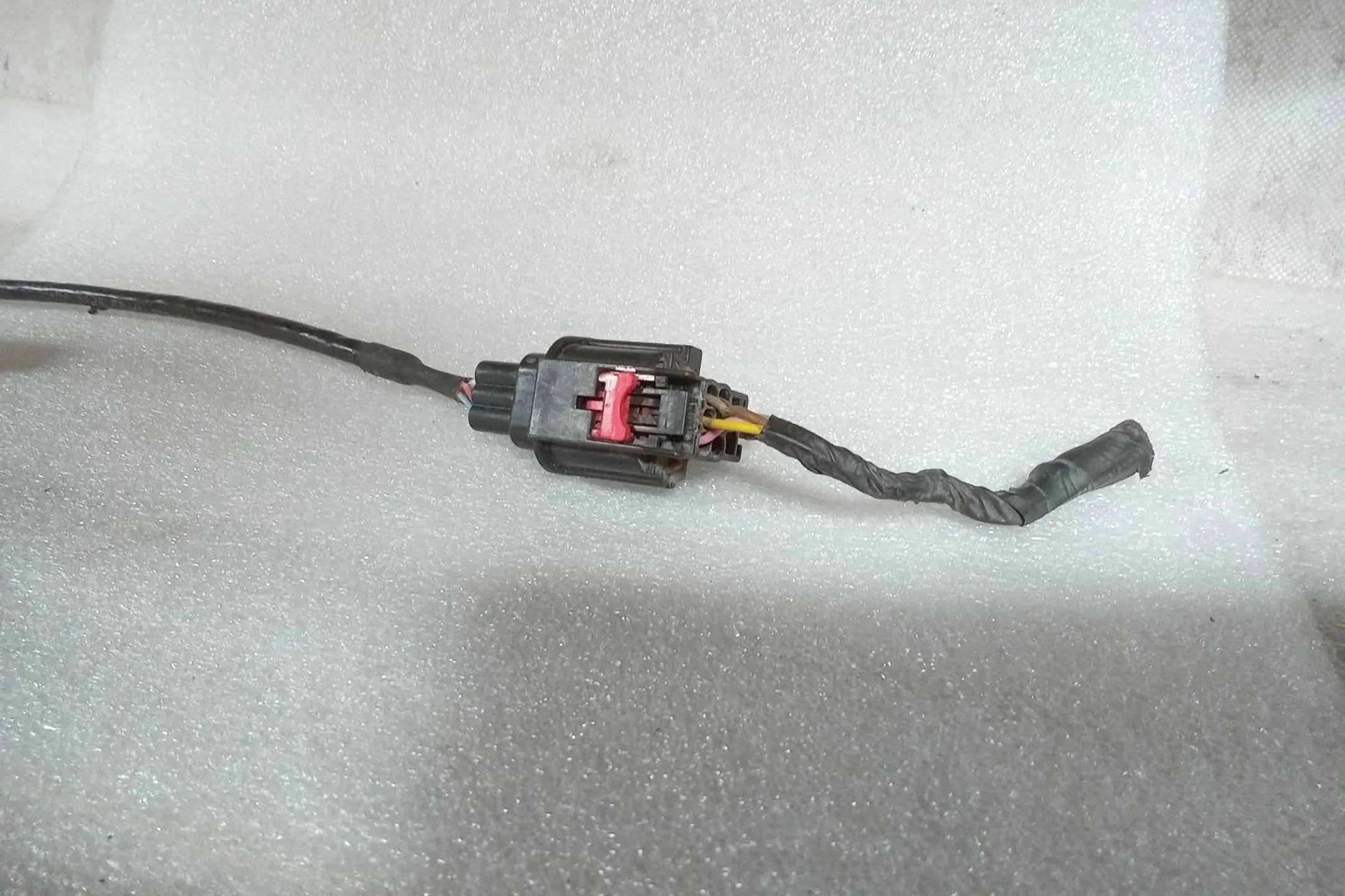 Stylish Pre-Owned 2013 Jeep Grand Cherokee Gate Mounted Rear View Camera 56054059AD OEM LKQ (Good)