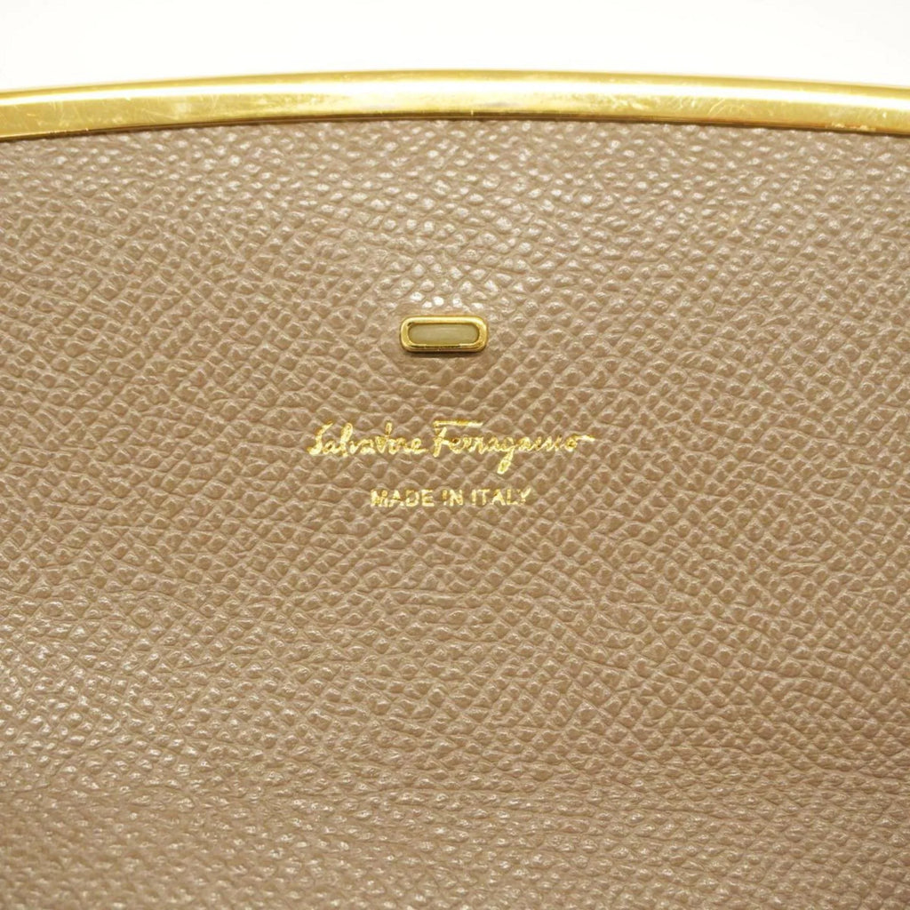 Stylish Pre-Owned Salvatore Ferragamo Shoulder Bag Gancini Leather Brown Women's (Good)