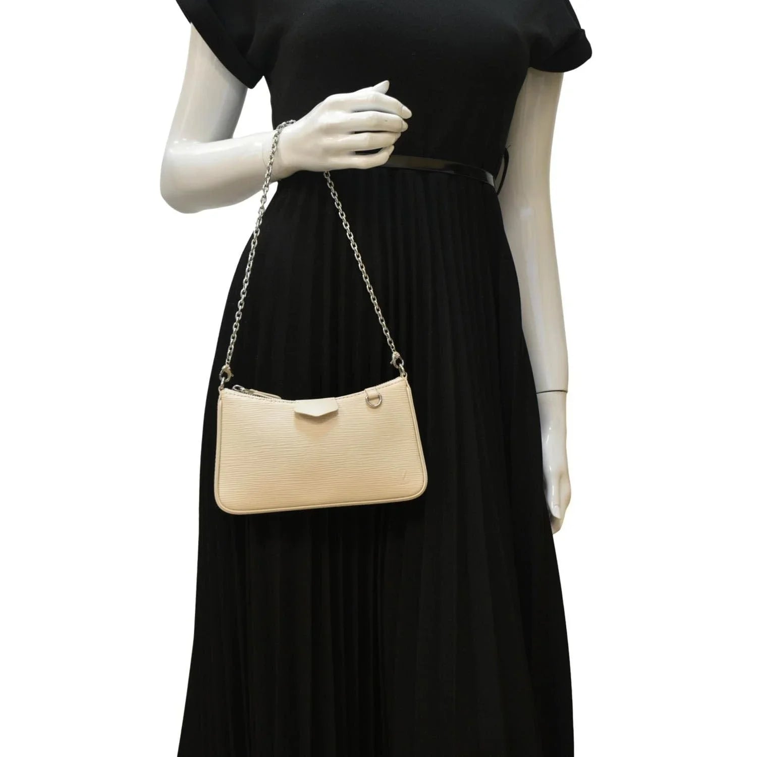 Stylish Pre-owned LOUIS VUITTON Easy Pouch On Strap Epi Leather Shoulder Bag Cream